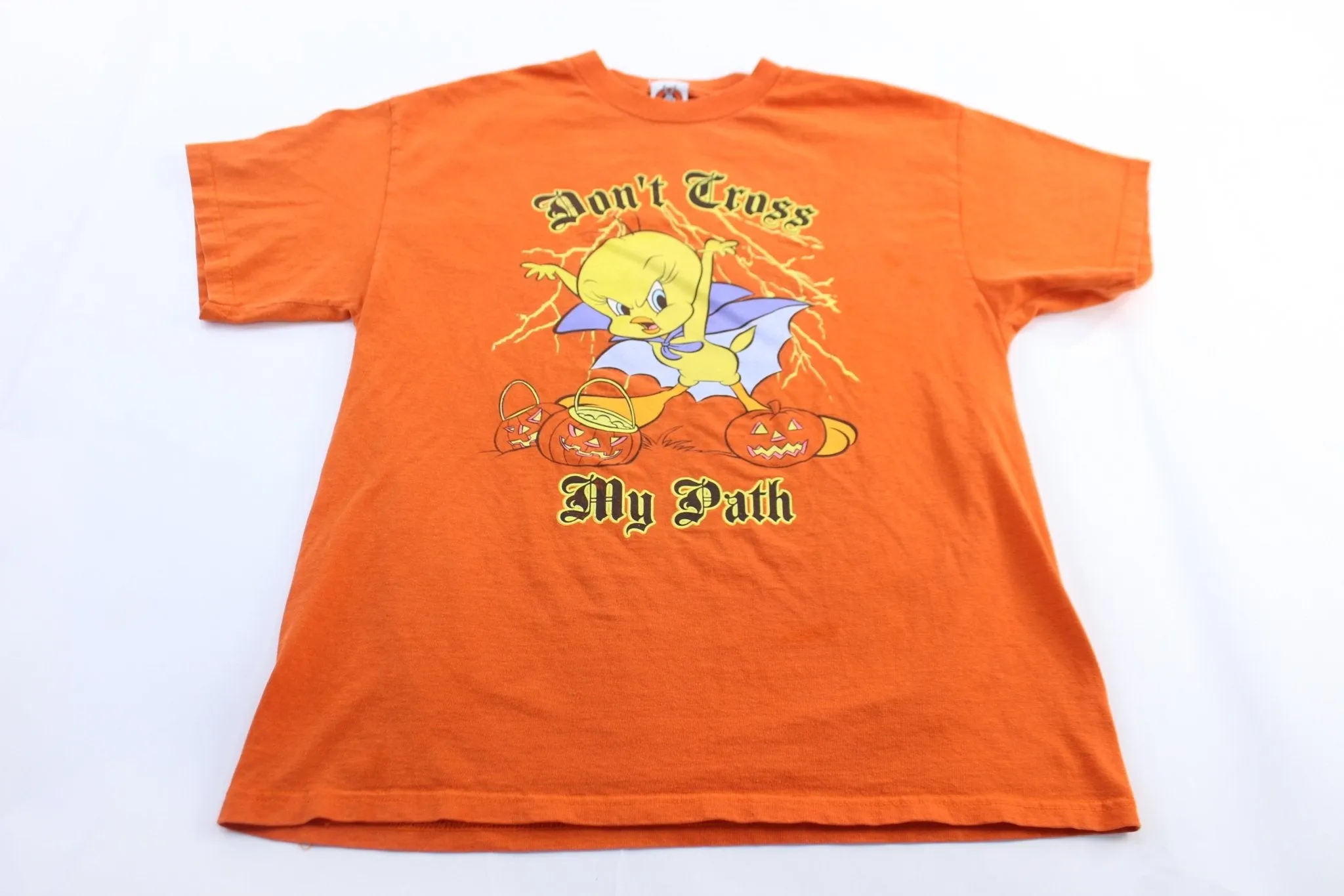 2004 Looney Tunes Tweety Don't Cross My Path Halloween T-Shirt