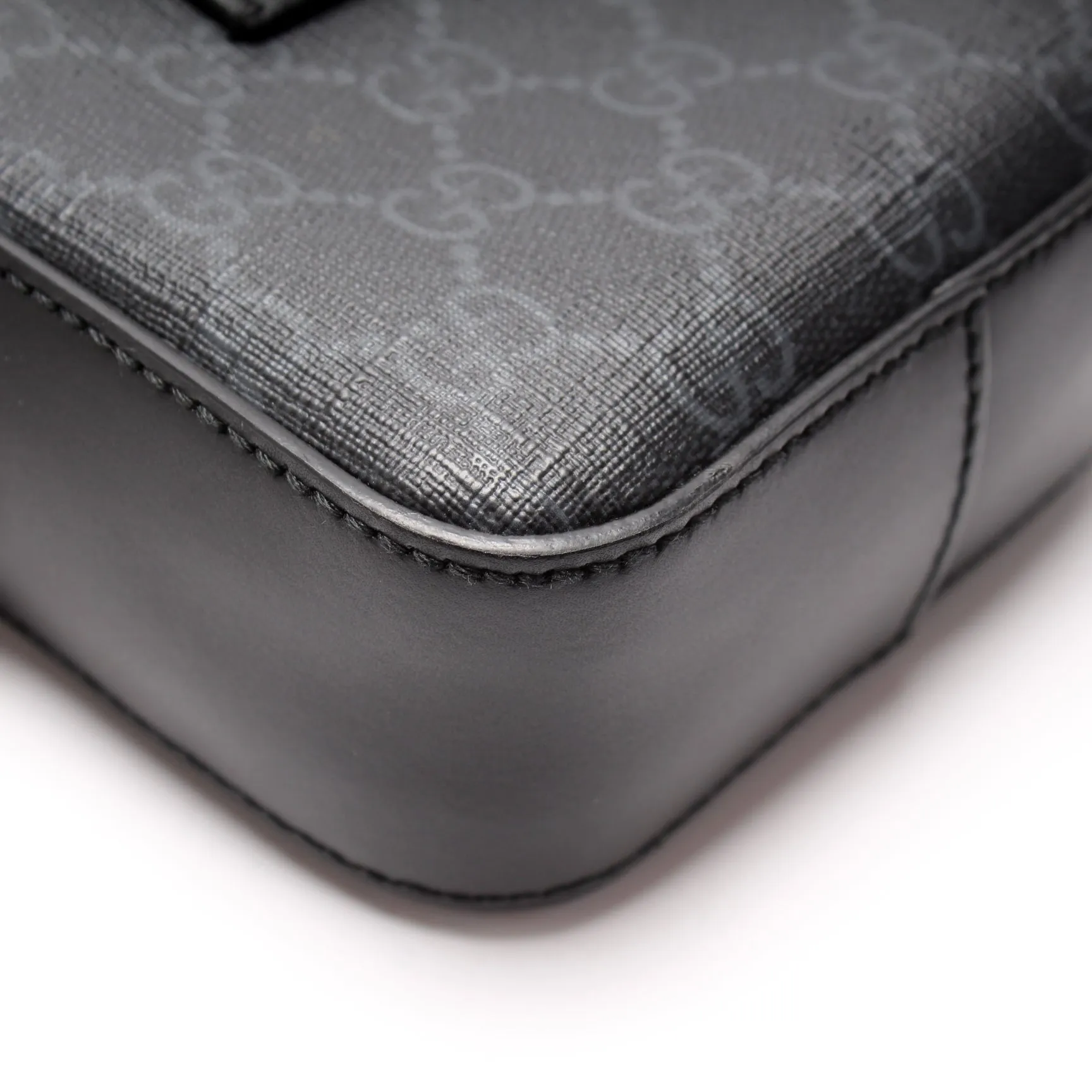 598103 GG Supreme Messenger