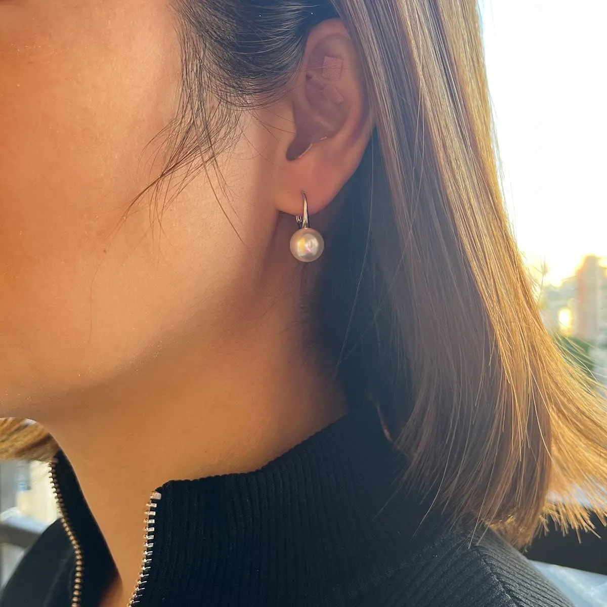 925 Sterling Silver Pearl Leverback Earrings for Women, Platinum-Plated Pearl Dangle Drop Earrings Simulated White Pearl 10MM