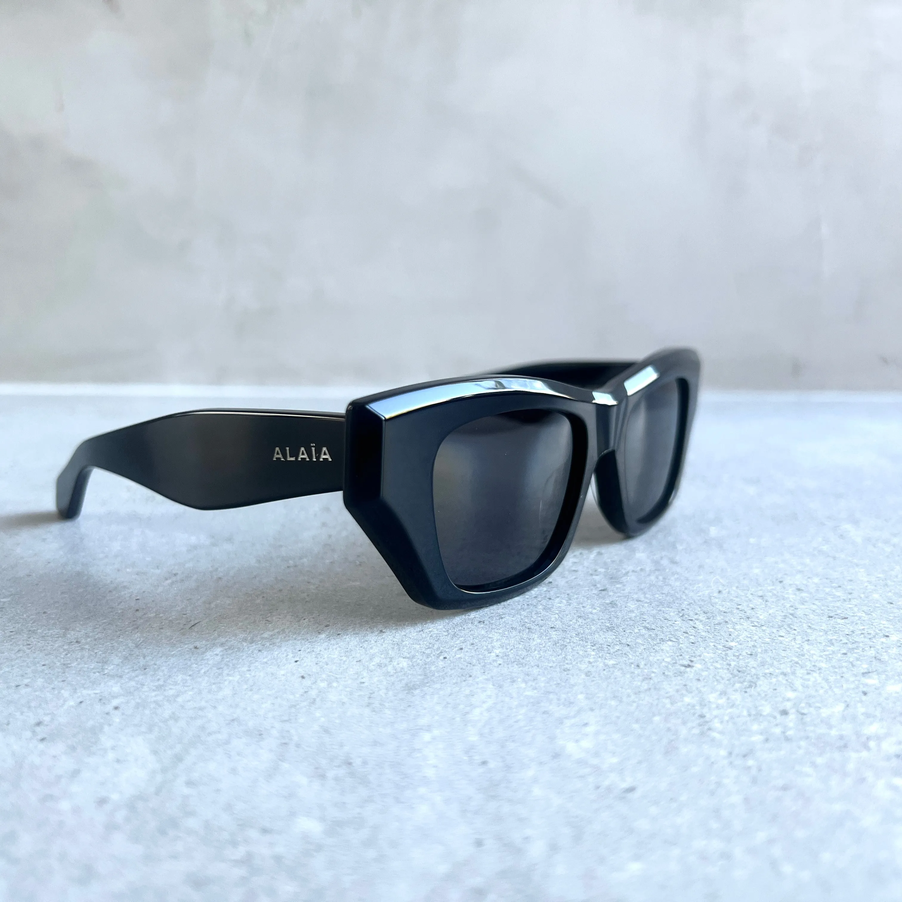 Alaïa AA0074S Square Cat-Eye Sunglasses, Black