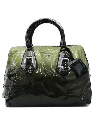 black tote bag