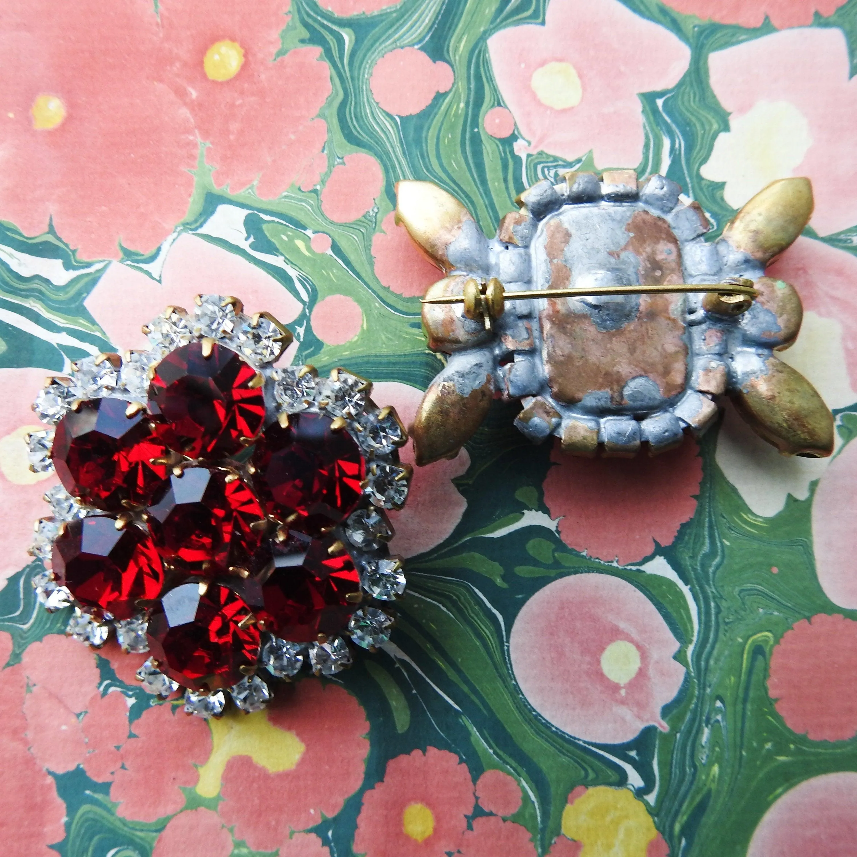 Brooch jewelry lot