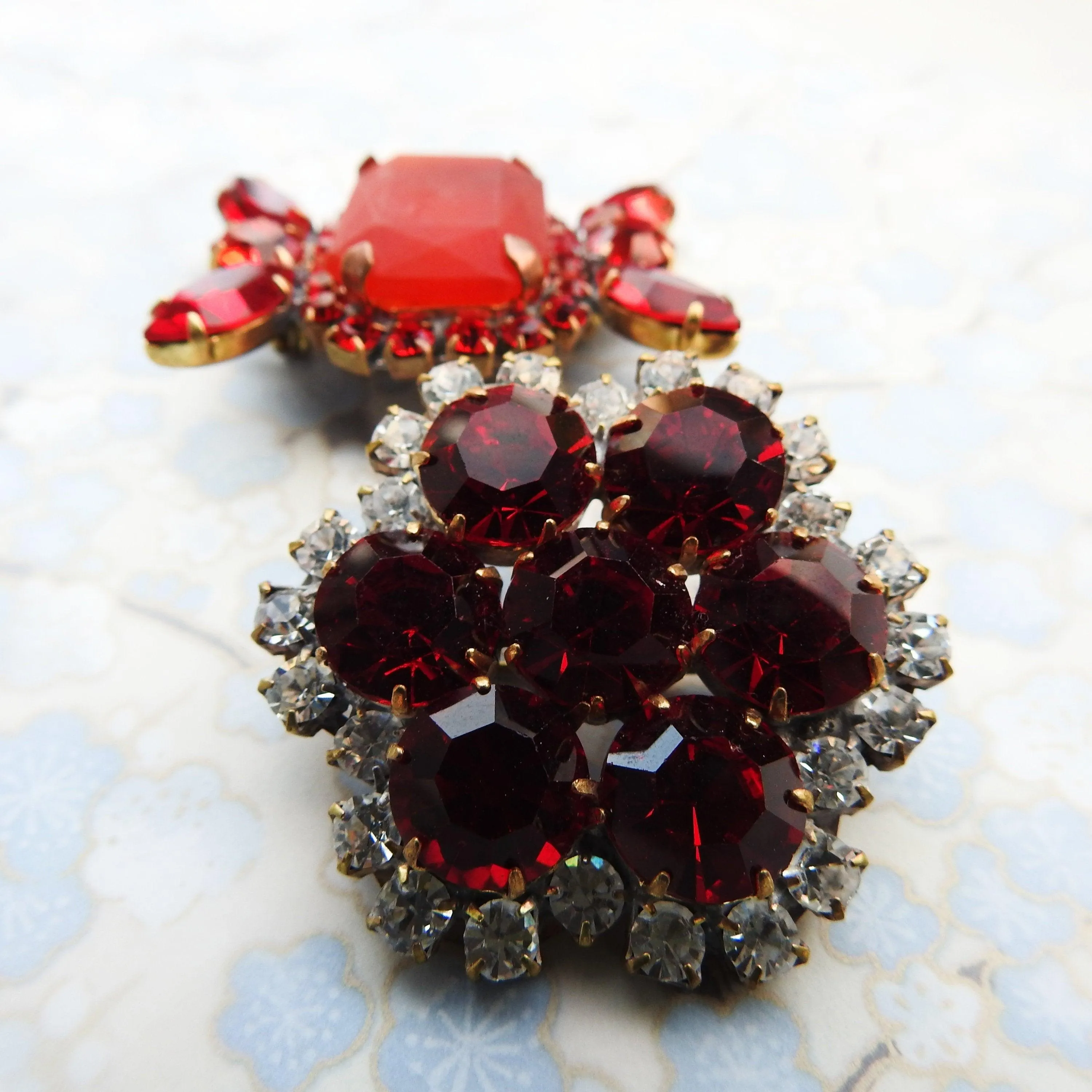 Brooch jewelry lot