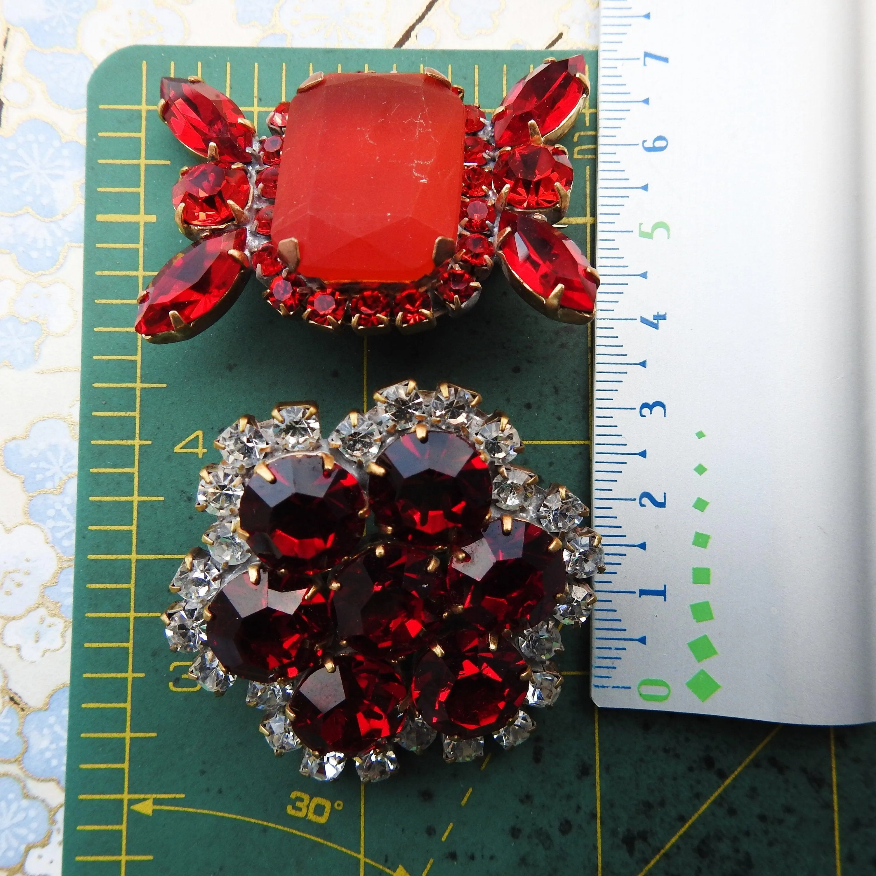 Brooch jewelry lot