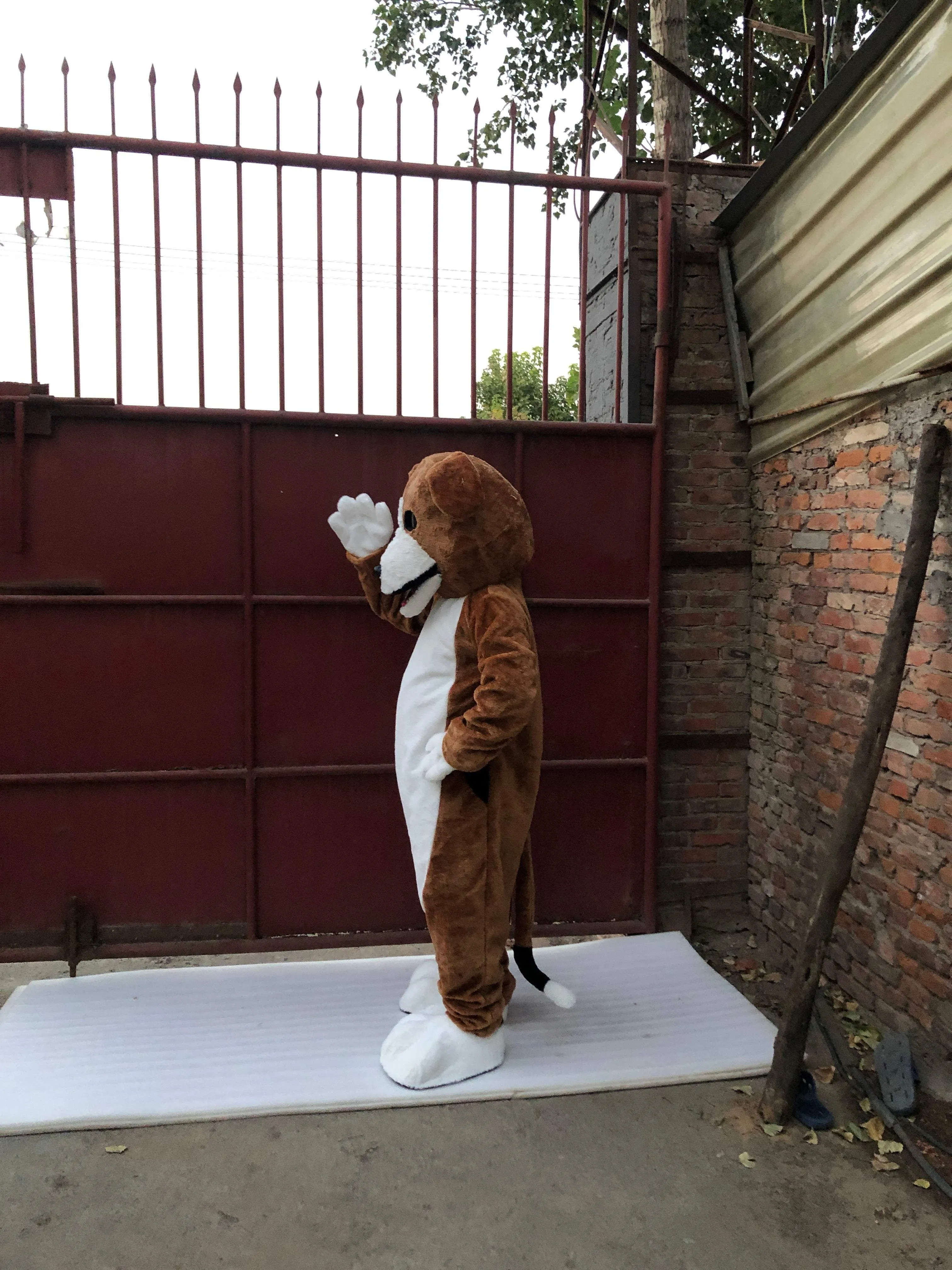 Brown Husky Dobermann Mascot Costumes Party Cosplay Suit