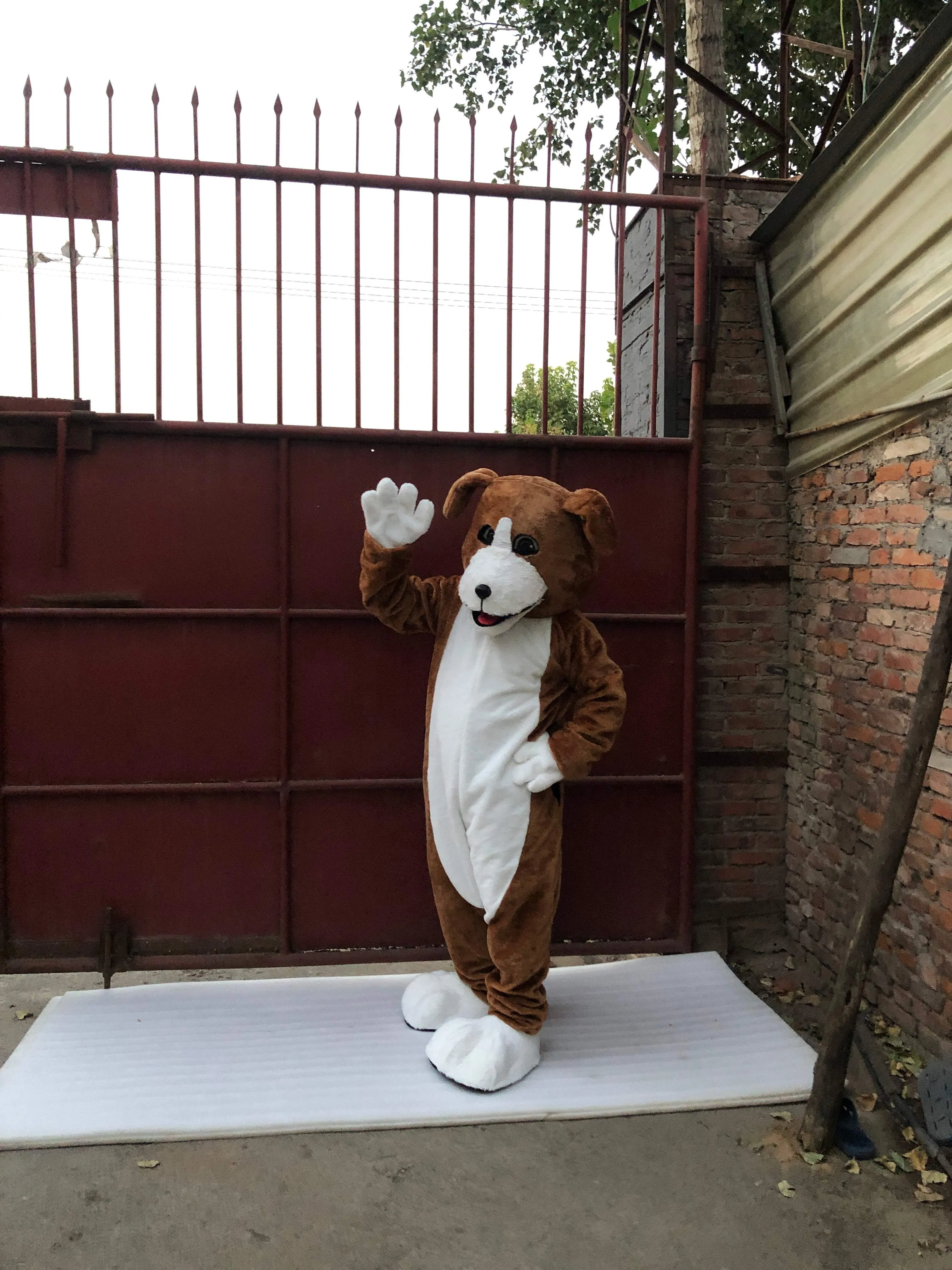 Brown Husky Dobermann Mascot Costumes Party Cosplay Suit
