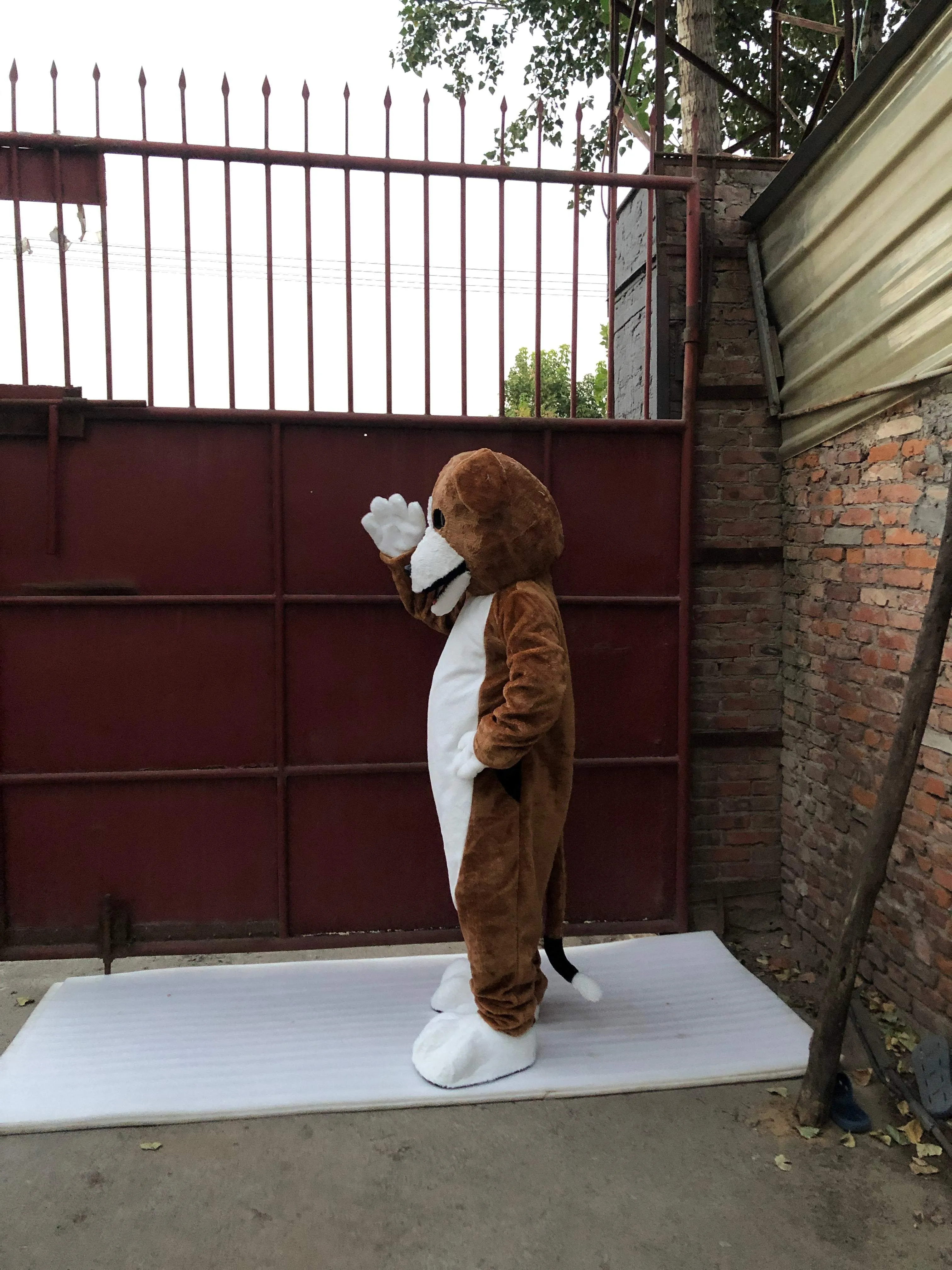 Brown Husky Dobermann Mascot Costumes Party Cosplay Suit