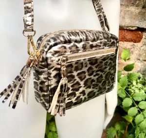 Cheetah print leather bag. Crossbody / shoulder bag in GENUINE leather. Leopard metallic leather bag. Adjustable strap. Animal print purse.