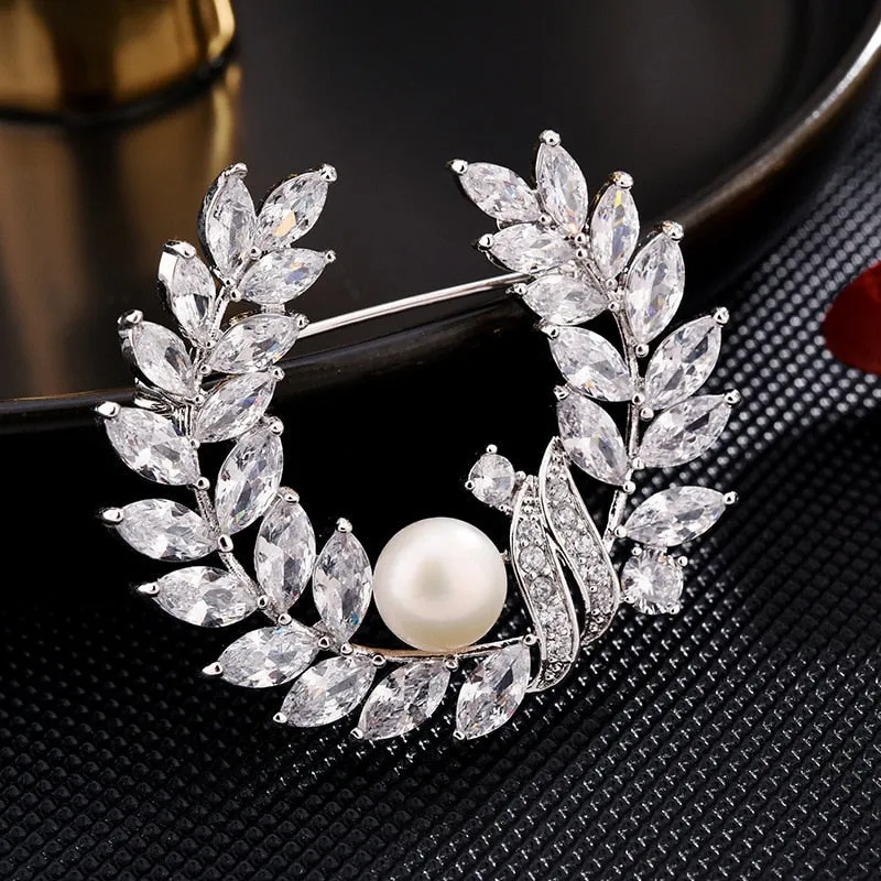 Copper Inlaid Cubic Zirconia Imitation Pearl Leaf Brooch Women