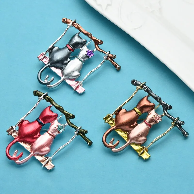 Couple Cats Brooches For Women Enamel Cartoon Swinging Cat Animal Party Casul Brooch