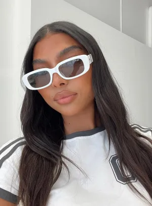 Creeper Sunglasses White / Smoke