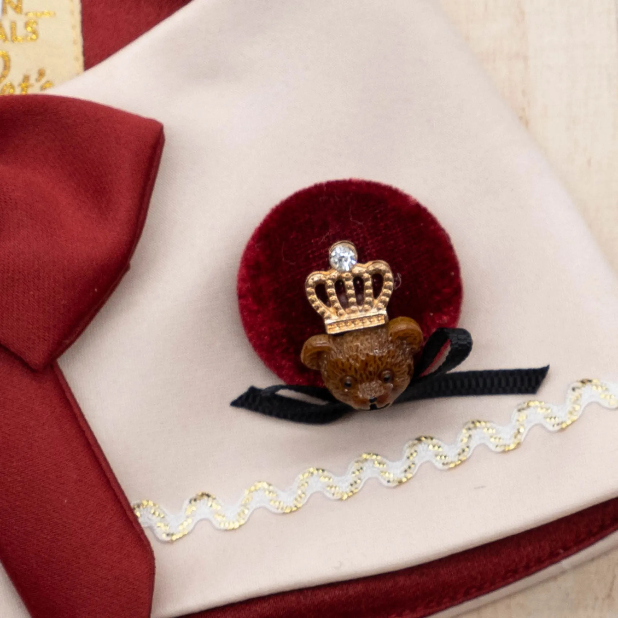 Duchess Capes - Cardinal