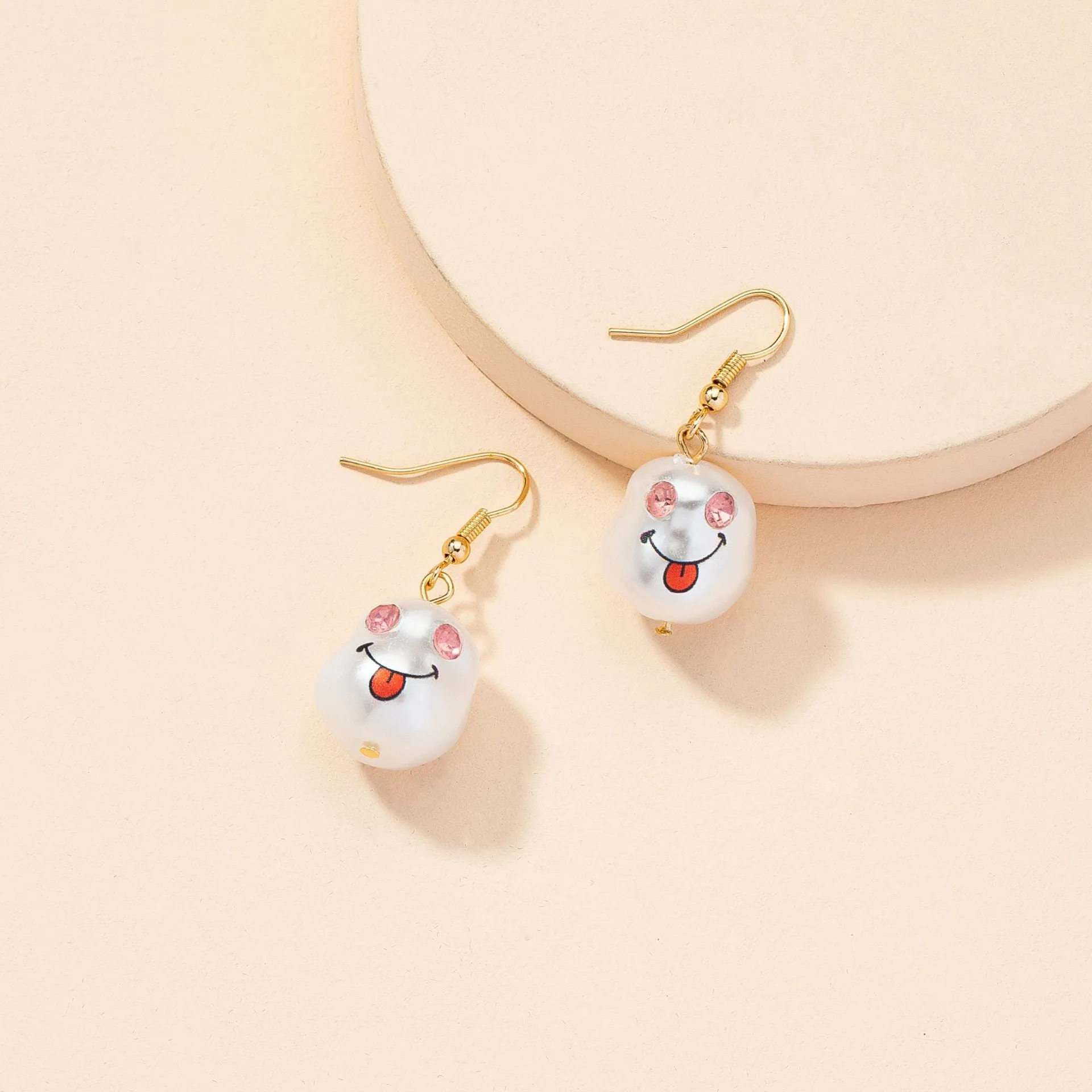 European and American Jewelry Wholesale: Smiling Face Pearl Print Earrings with Cartoon Design