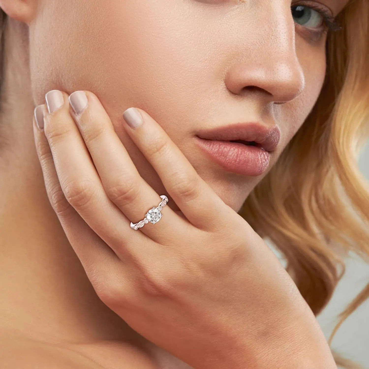 Fashion Bride Wedding Band Simulated Diamond Ring for Women Minimalist Design Inlaid Zircon Elegant Jewelry