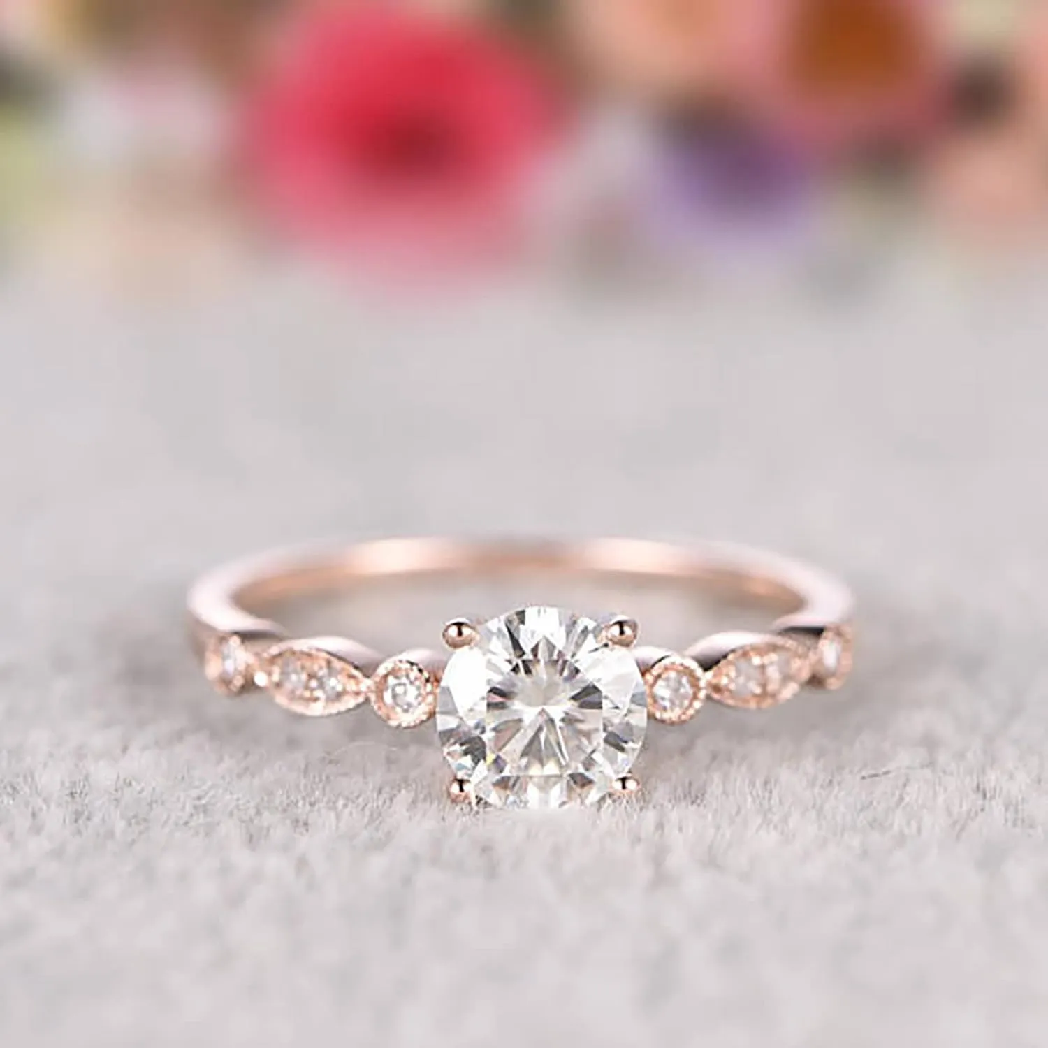 Fashion Bride Wedding Band Simulated Diamond Ring for Women Minimalist Design Inlaid Zircon Elegant Jewelry