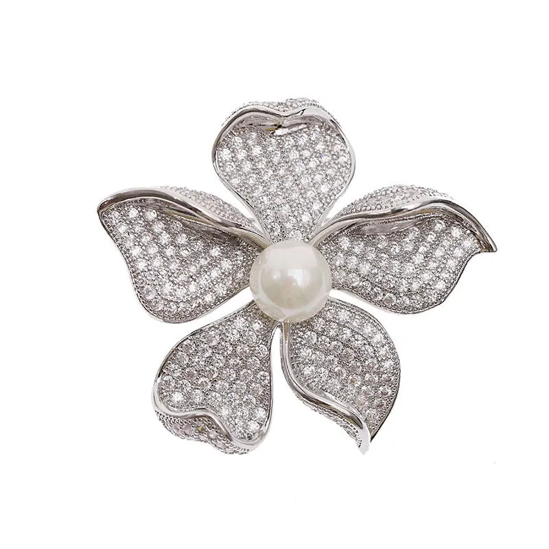 Floral Fashion Copper Micro Inlaid Cubic Zirconia Brooch Women