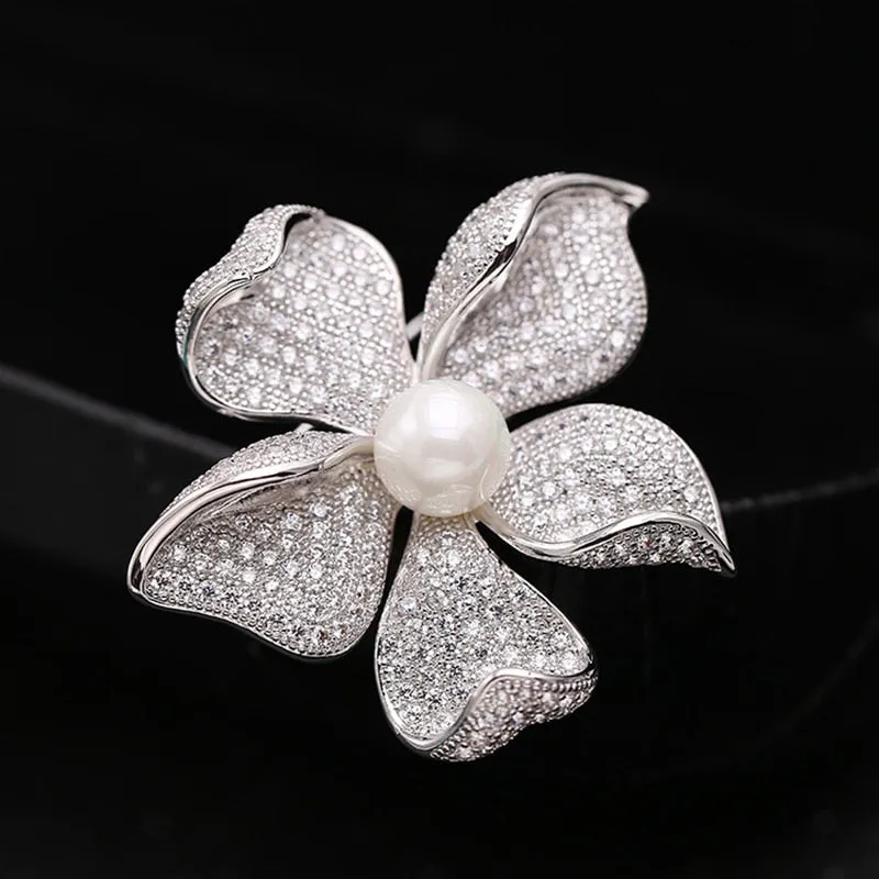 Floral Fashion Copper Micro Inlaid Cubic Zirconia Brooch Women