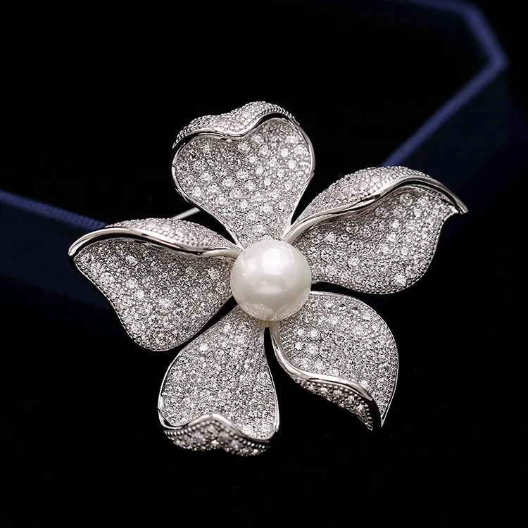 Floral Fashion Copper Micro Inlaid Cubic Zirconia Brooch Women