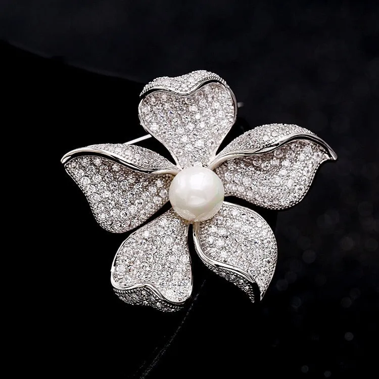 Floral Fashion Copper Micro Inlaid Cubic Zirconia Brooch Women