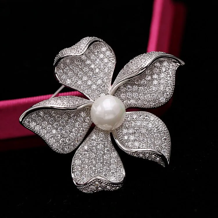 Floral Fashion Copper Micro Inlaid Cubic Zirconia Brooch Women