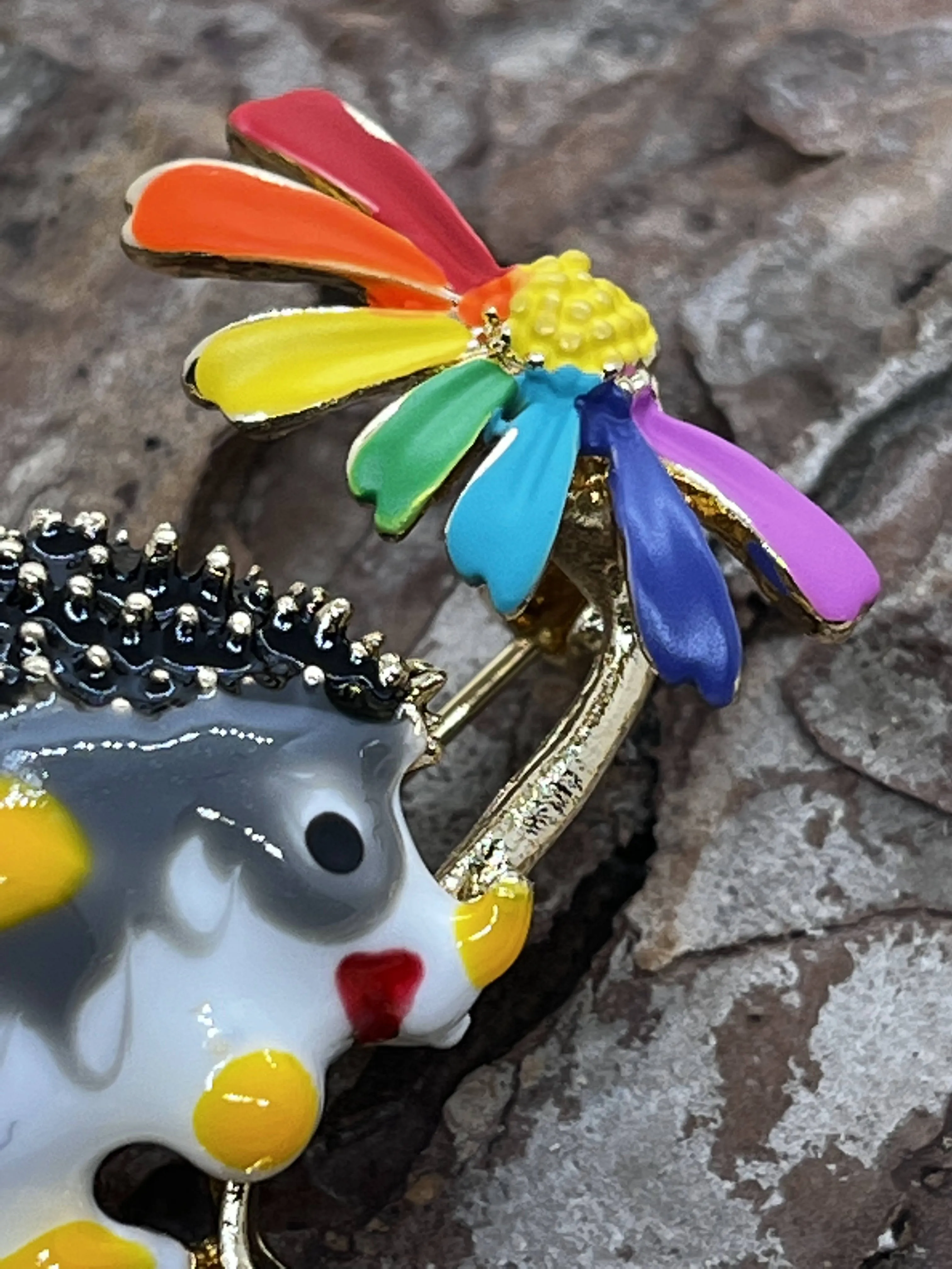 Hedgehog with daisy - enamel brooch badge