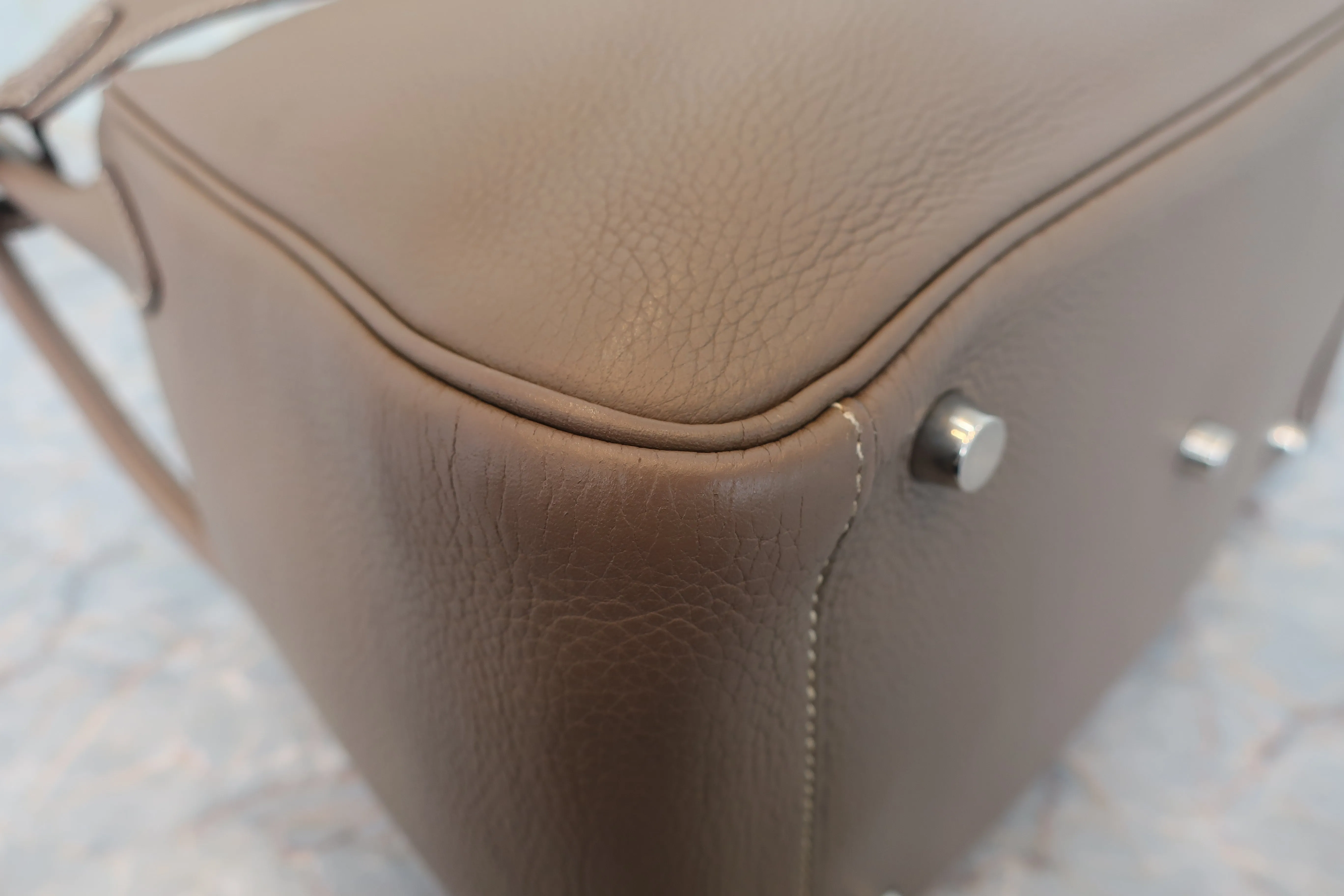 HERMES／エルメス リンディ30 トリヨンクレマンス エトゥープ □L刻印 ショルダーバッグ 700010097