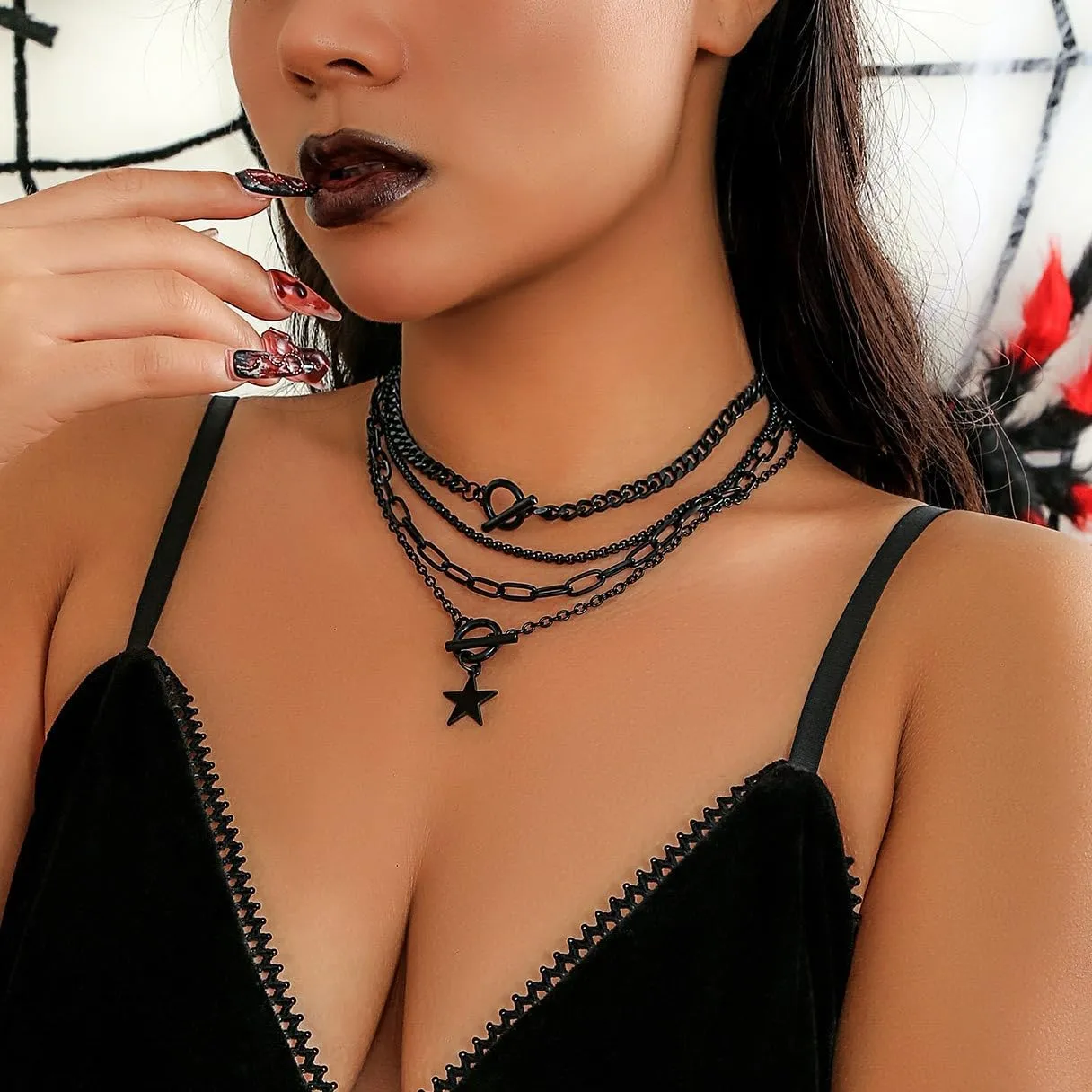 Multi-layered Goth Chain Choker Necklace with Star Heart Disc Charm,Black Gothic Punk Grunge Necklace Collar Bib Y2k Vintage Punk Jewelry Cool Rock Accessories for Women