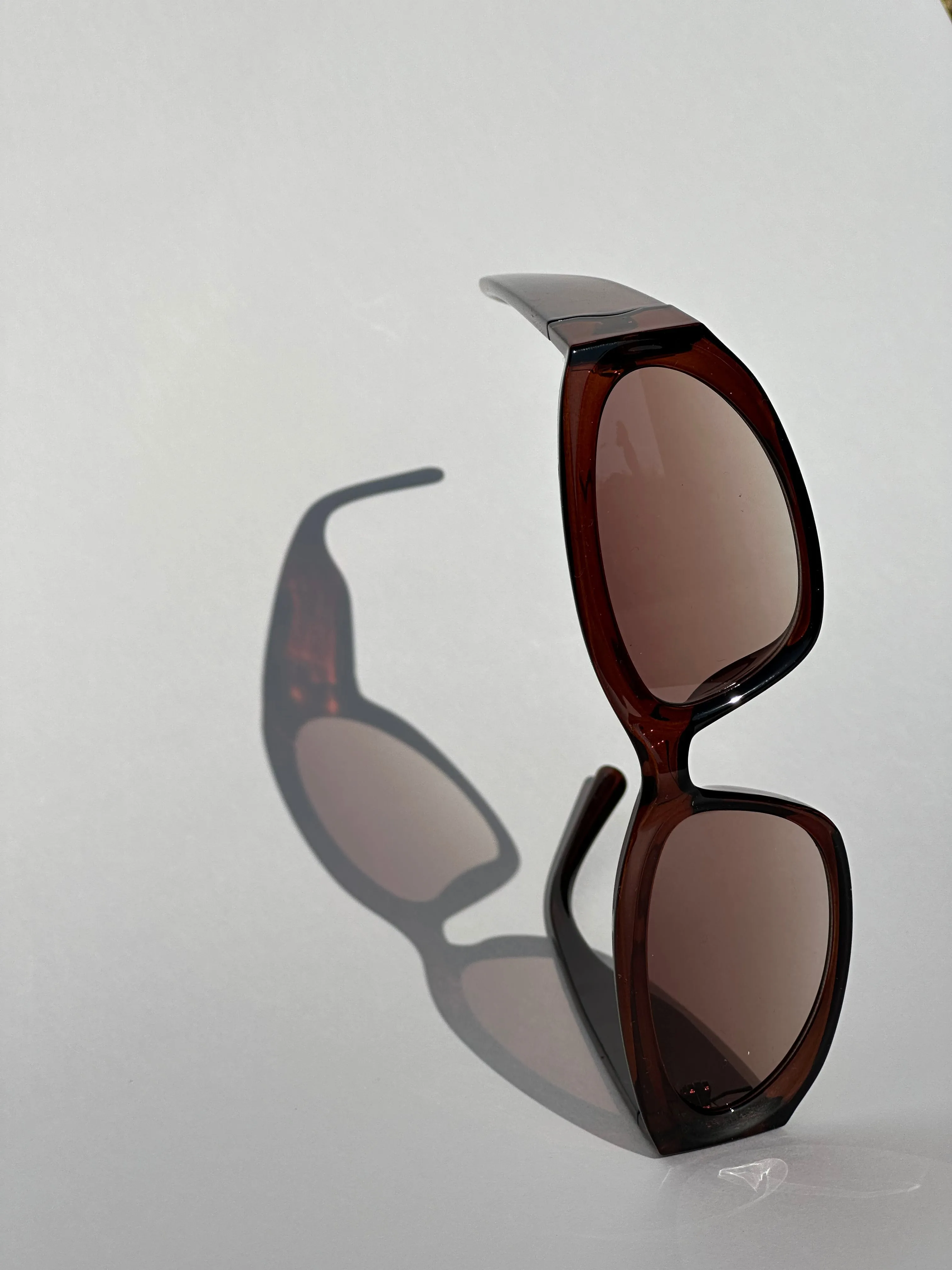 Oval shape sunglasses