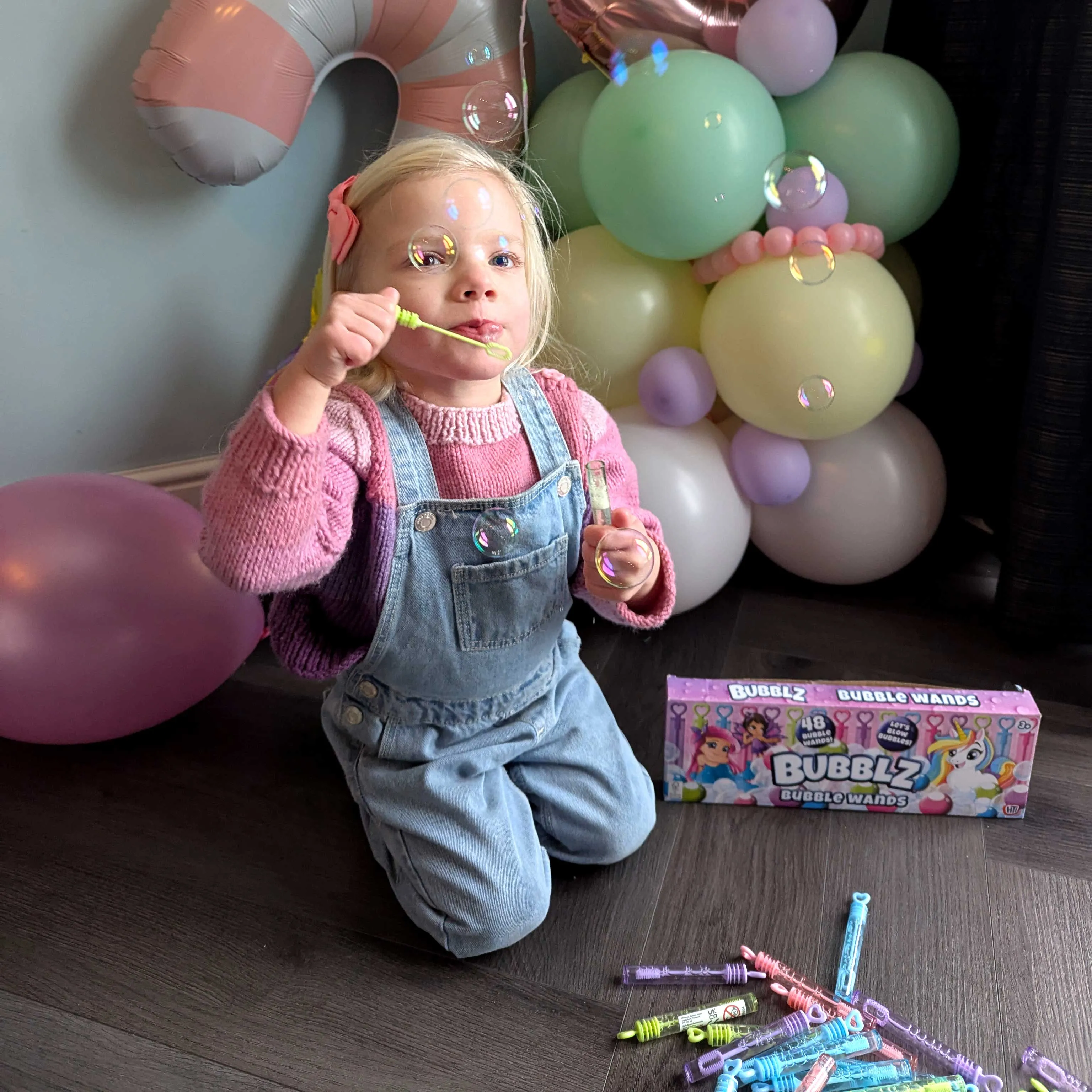 Pastel Bubble Wands - 48 Pack Bubble Solution & Wands