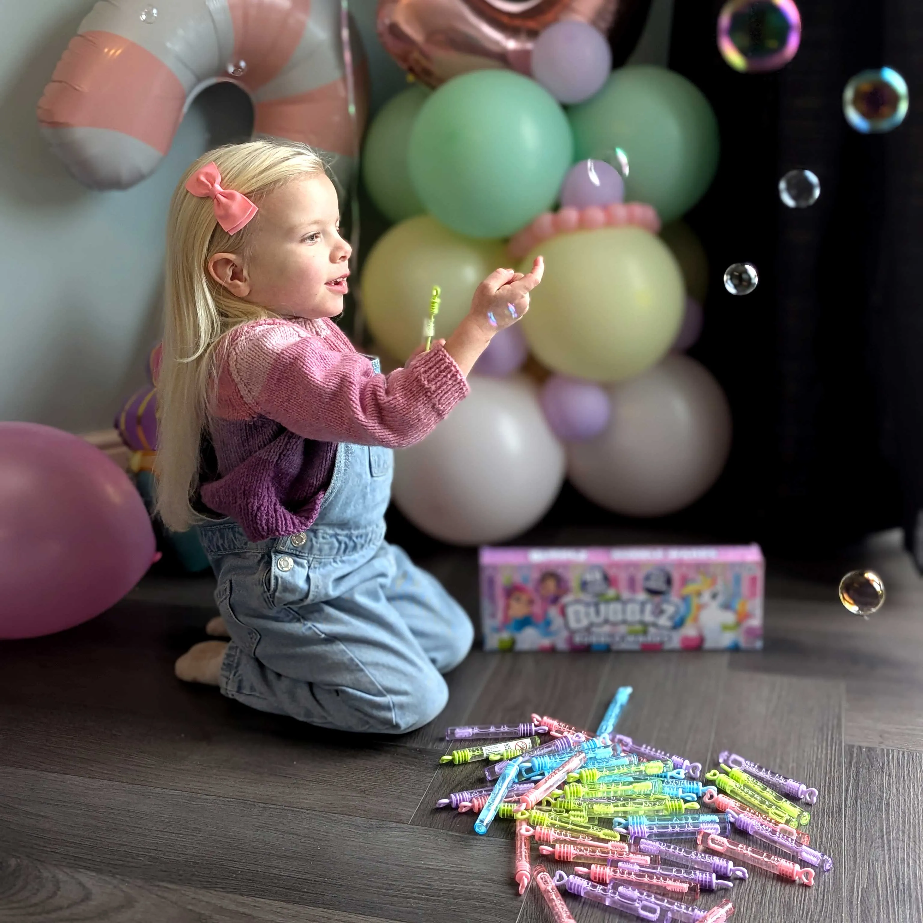 Pastel Bubble Wands - 48 Pack Bubble Solution & Wands