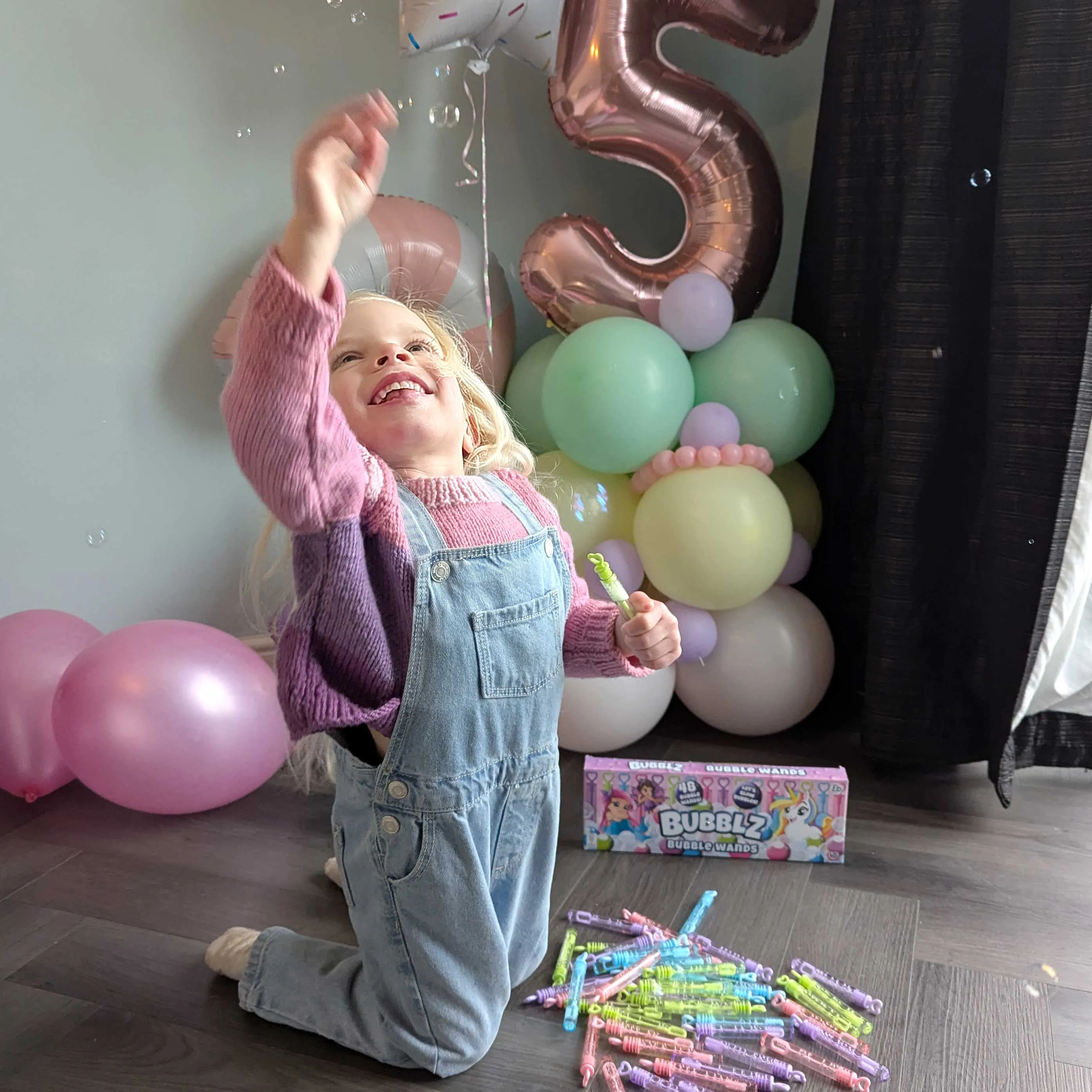 Pastel Bubble Wands - 48 Pack Bubble Solution & Wands