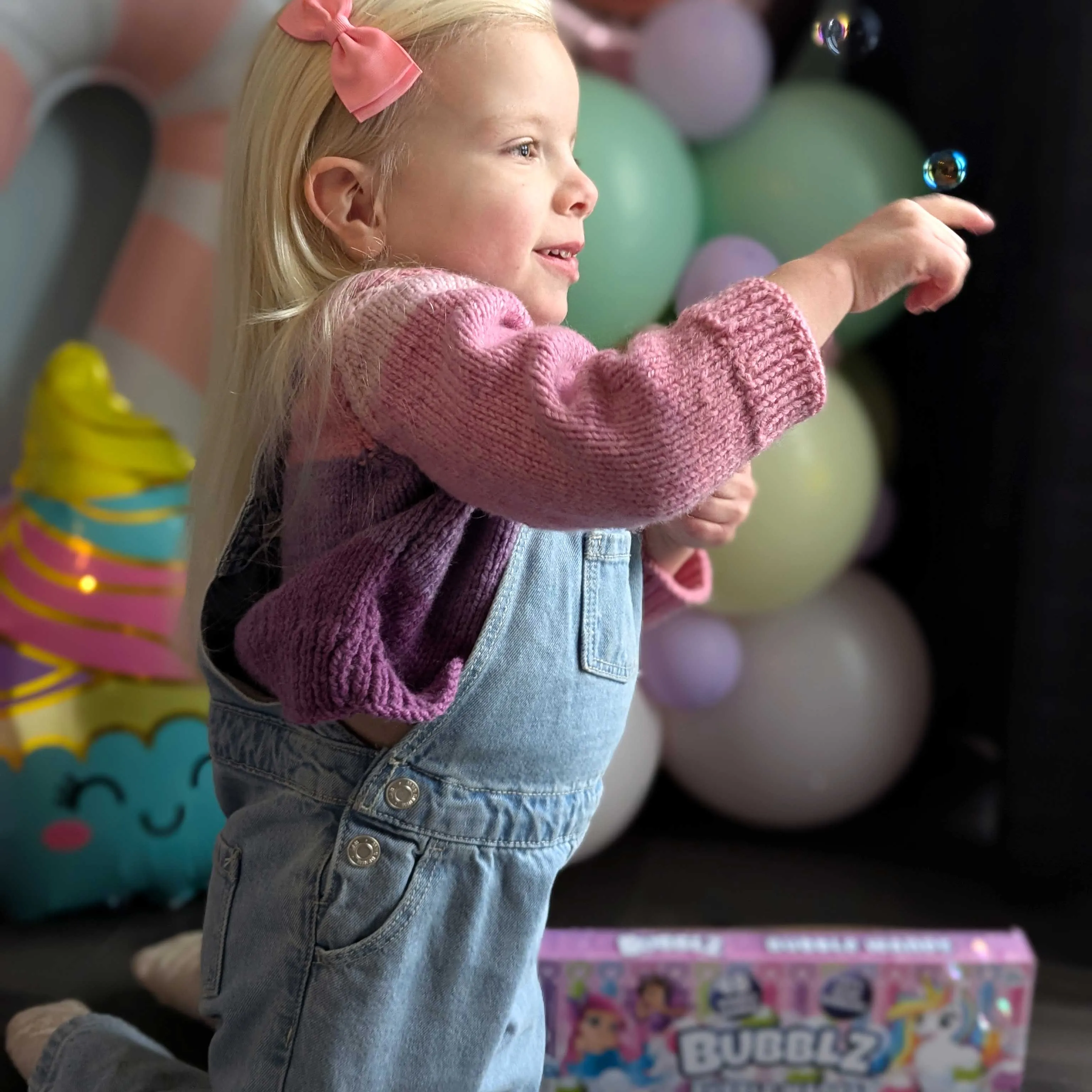 Pastel Bubble Wands - 48 Pack Bubble Solution & Wands