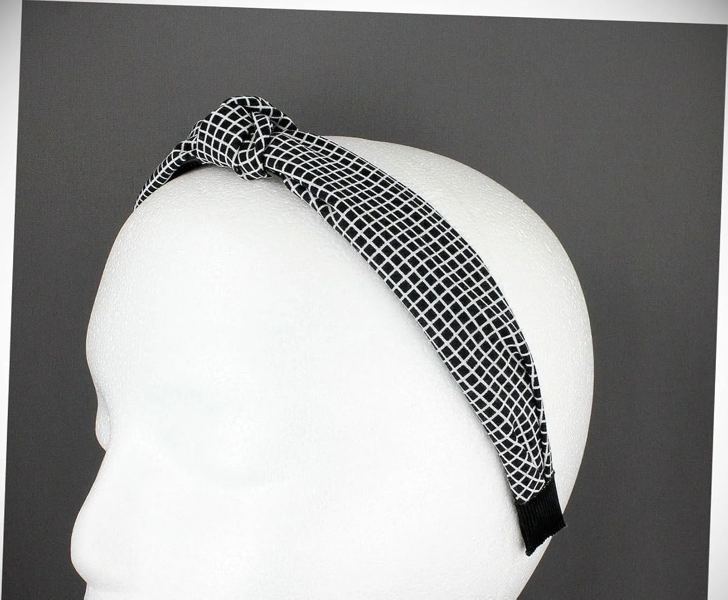 Perfect Hairstyle with Our Hair Accessories - Black White T Knot Headband Grid Fabric Covered Band Grip Teeth Fashionable Hair Accessory Hair Jewelry Accessories for Lady Women