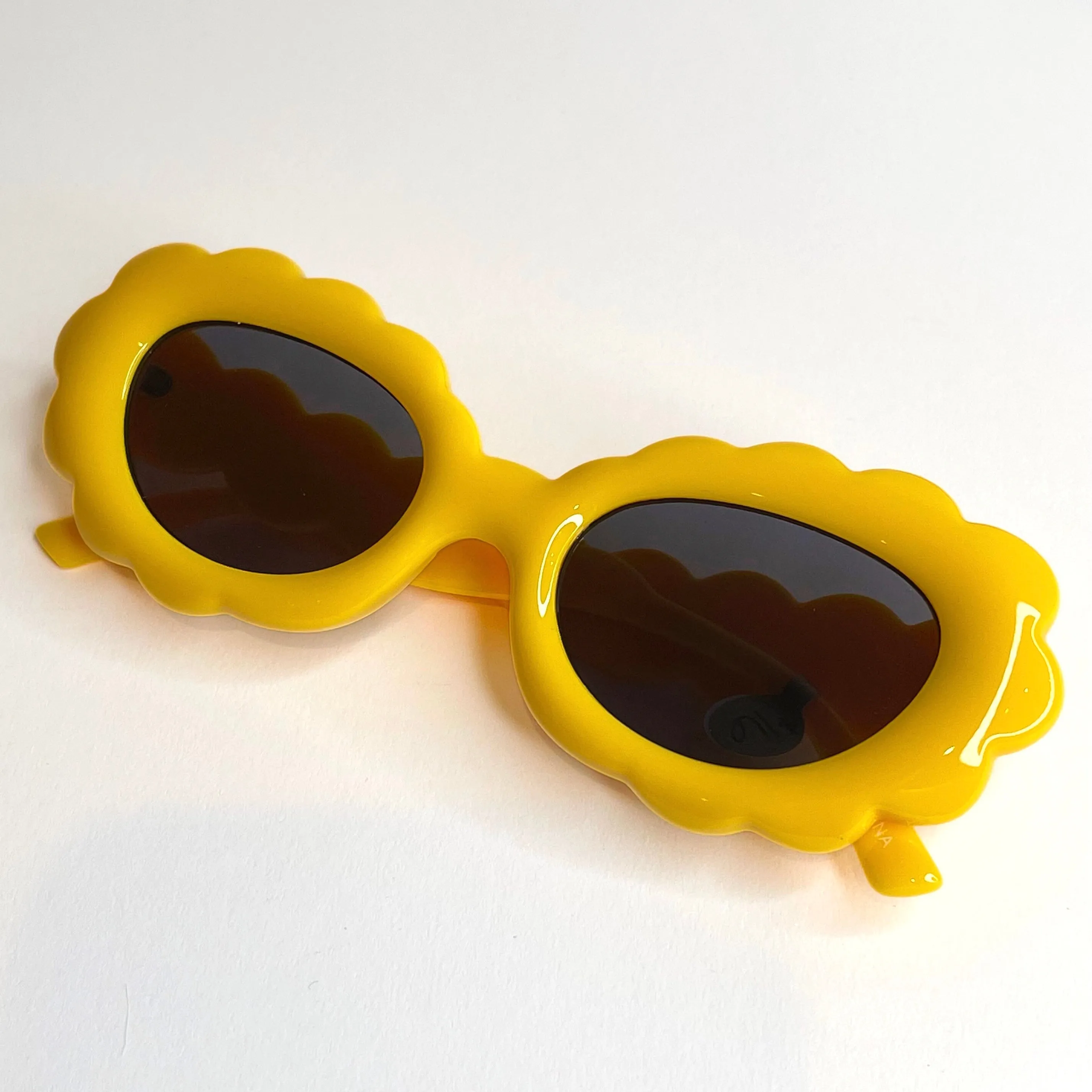 Scalloped Starlet Sunnies
