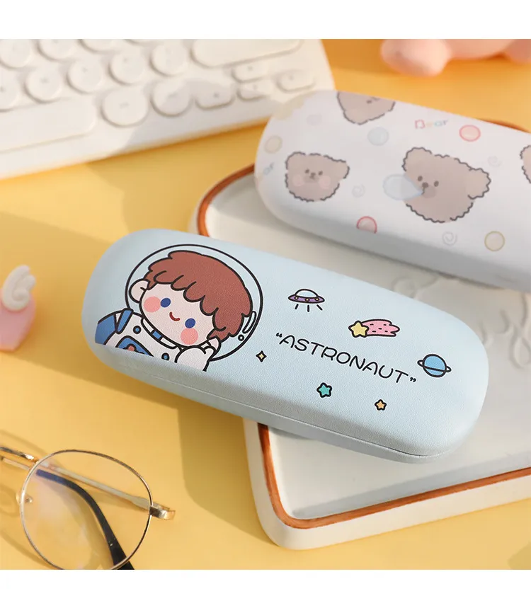 SekelBoer Cartoon Astronaut Sunglasses Case