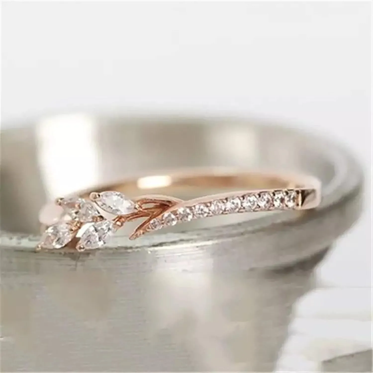 Simulated Diamond Leaf Ring for Women Inlaid Zircon Minimalist Design Wedding Band Engagement Ring (Rose Gold, 10)