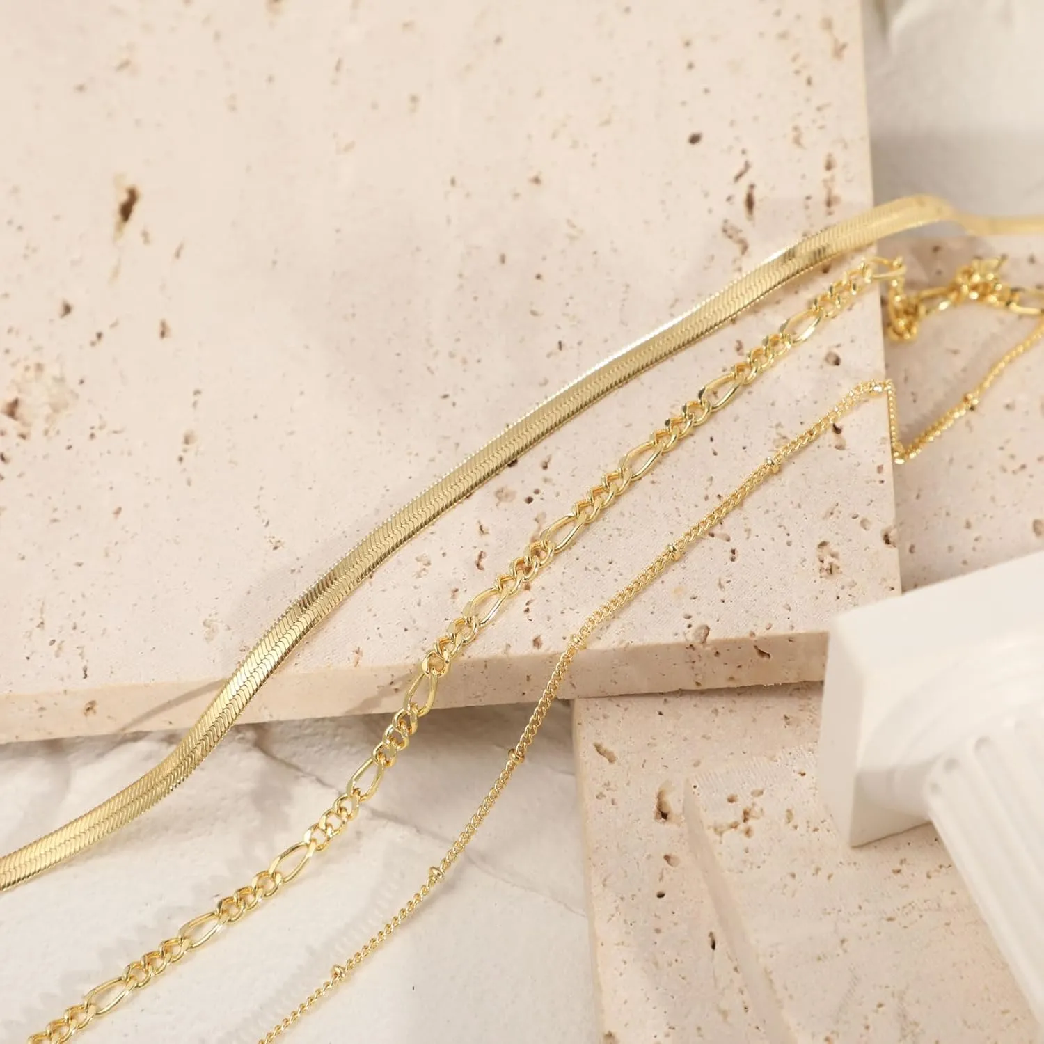 Tasiso Layered Gold Necklaces for Women, Stackable 14K Gold/Silver Plated Chain Necklace Layering Necklace Set Fashion Pendant Choker Necklaces Trendy Jewelry Set Gifts for Women Teen Girls