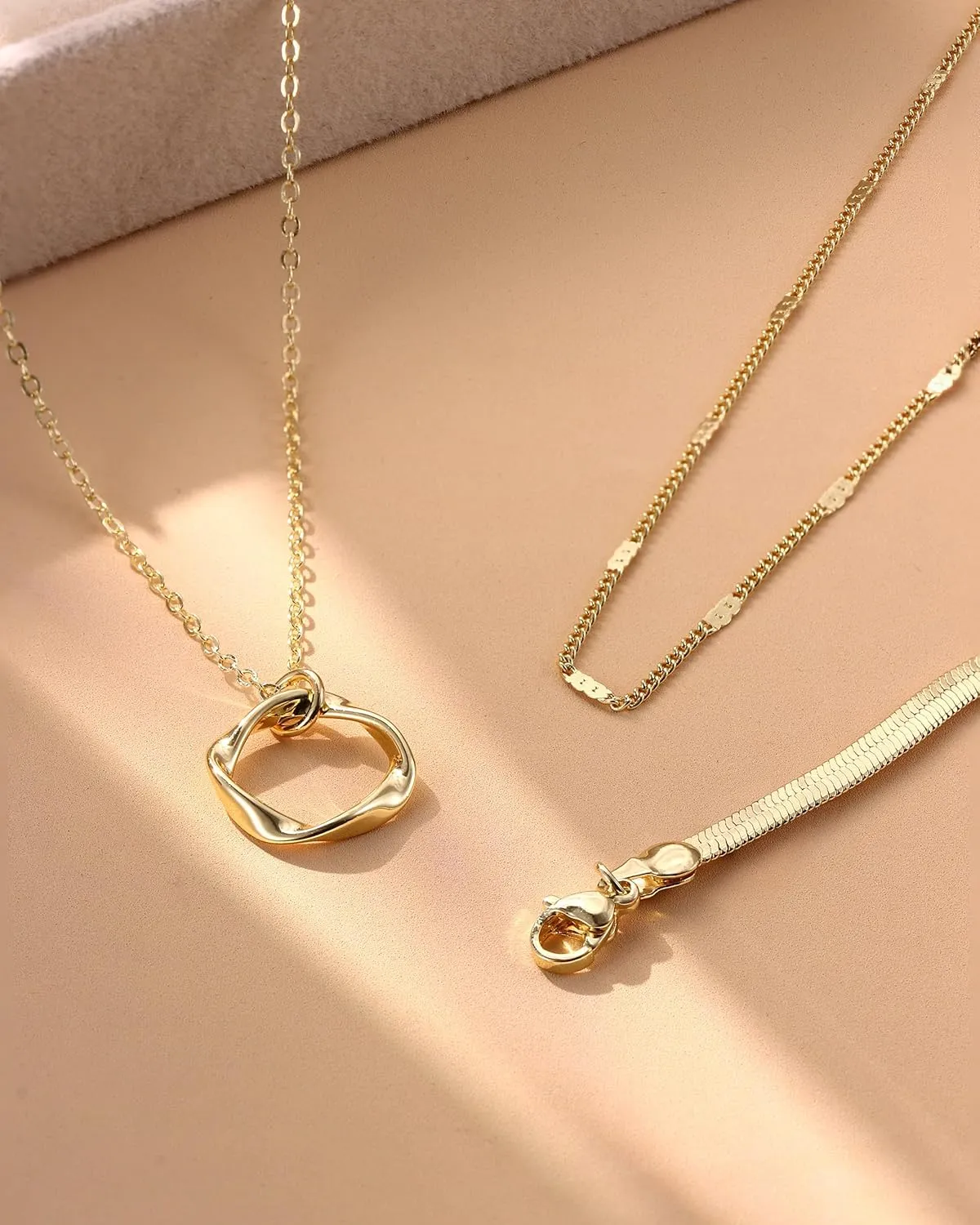 TEN MIRO Pearl Necklaces for Women Trendy, Dainty 16k Gold Layered Necklaces for Women Gold Necklace Stack Stackable Pearl Necklace for Wedding Prom Jewelry Gifts