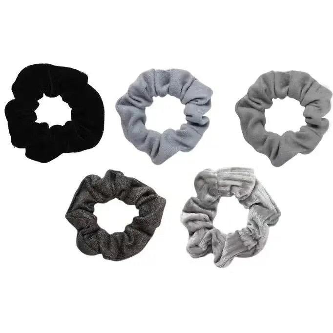 VELVET SCRUNCHIES