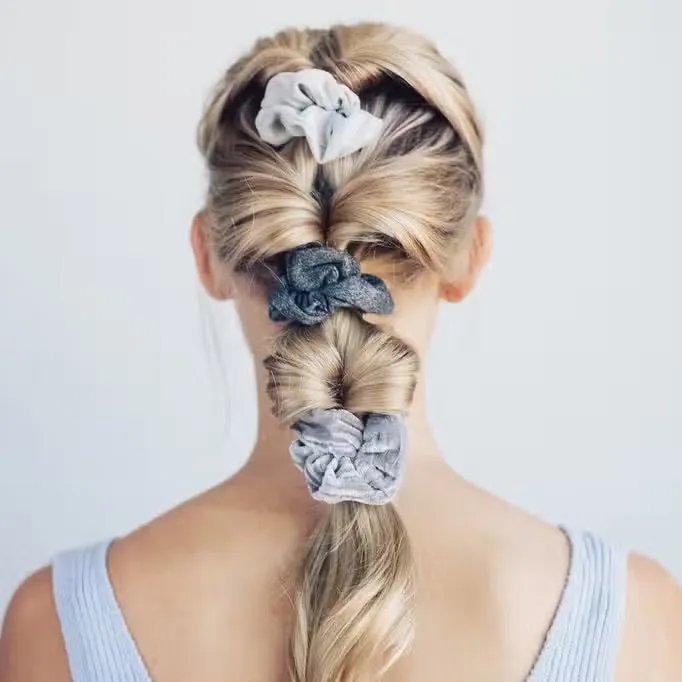 VELVET SCRUNCHIES
