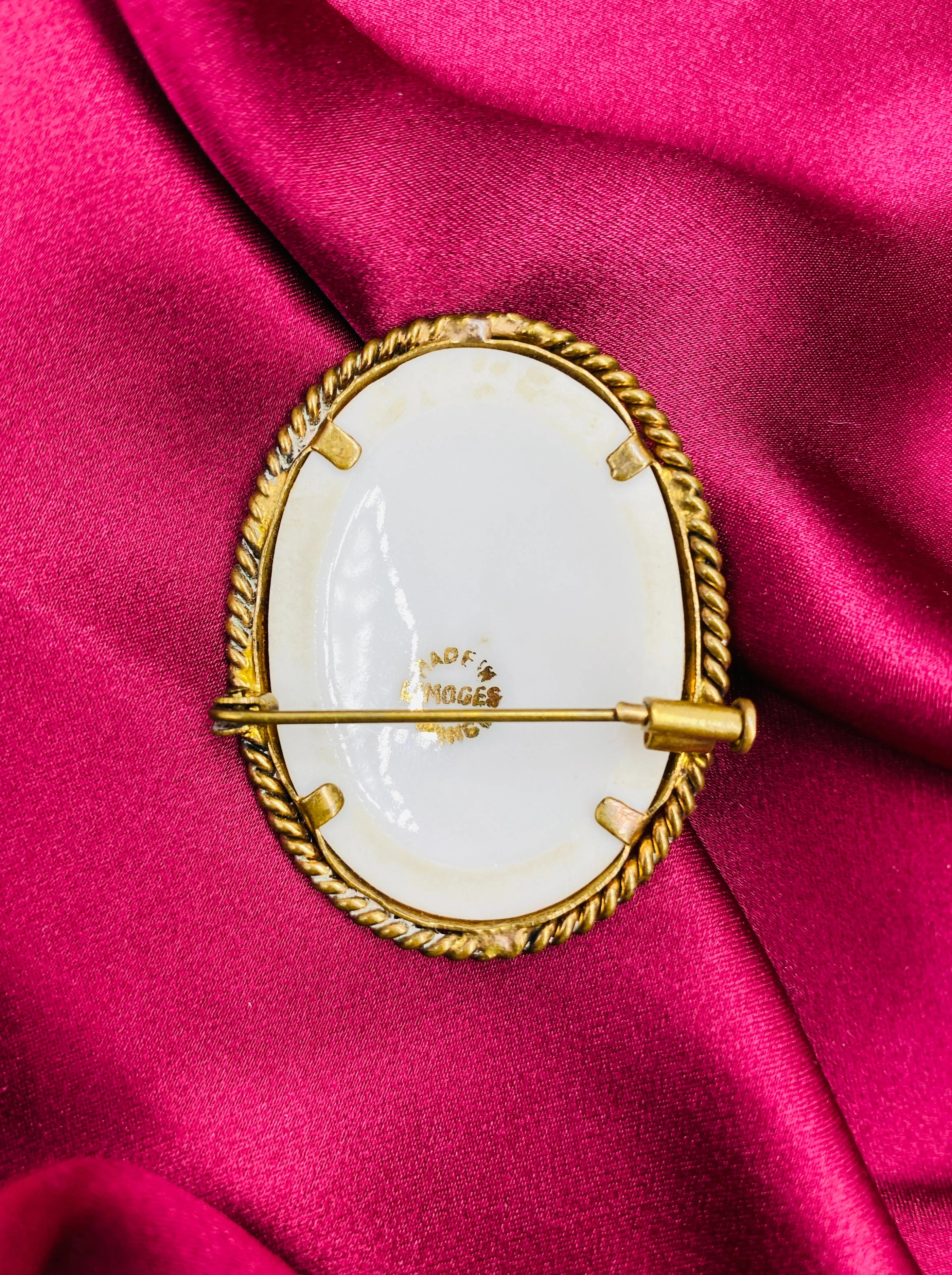 Vintage 1940s Painted Floral Limoges Porcelain Oval Brooch