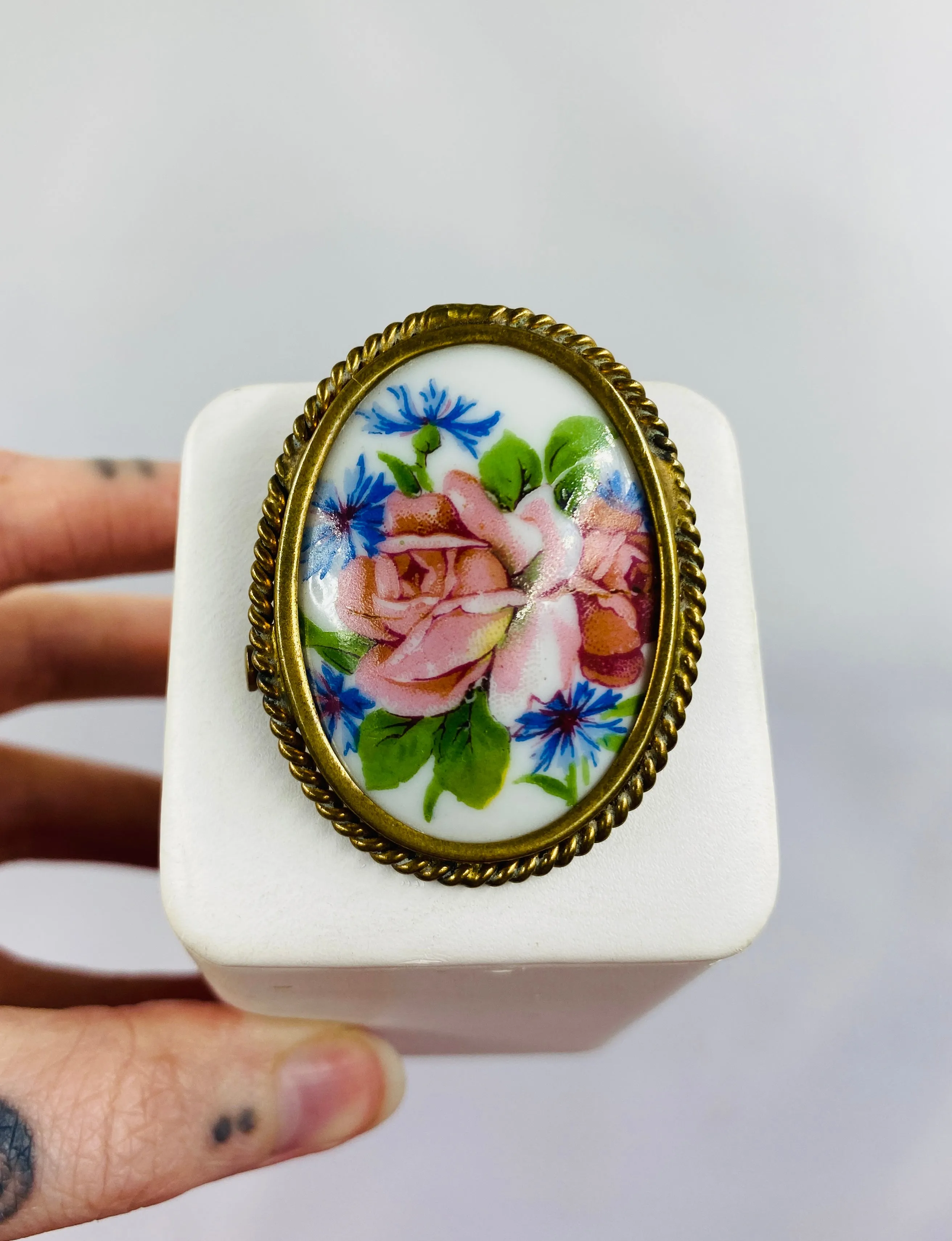 Vintage 1940s Painted Floral Limoges Porcelain Oval Brooch
