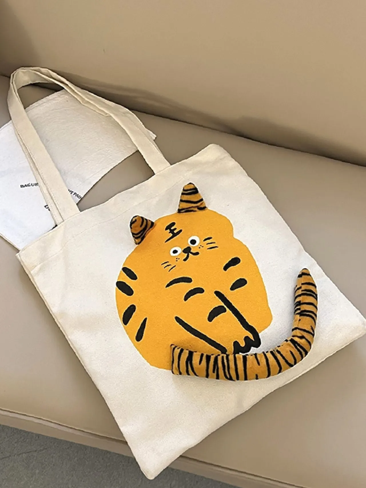 Vvsha Cartoon Tiger Graphic Shopper Bag   Women Tote Bags