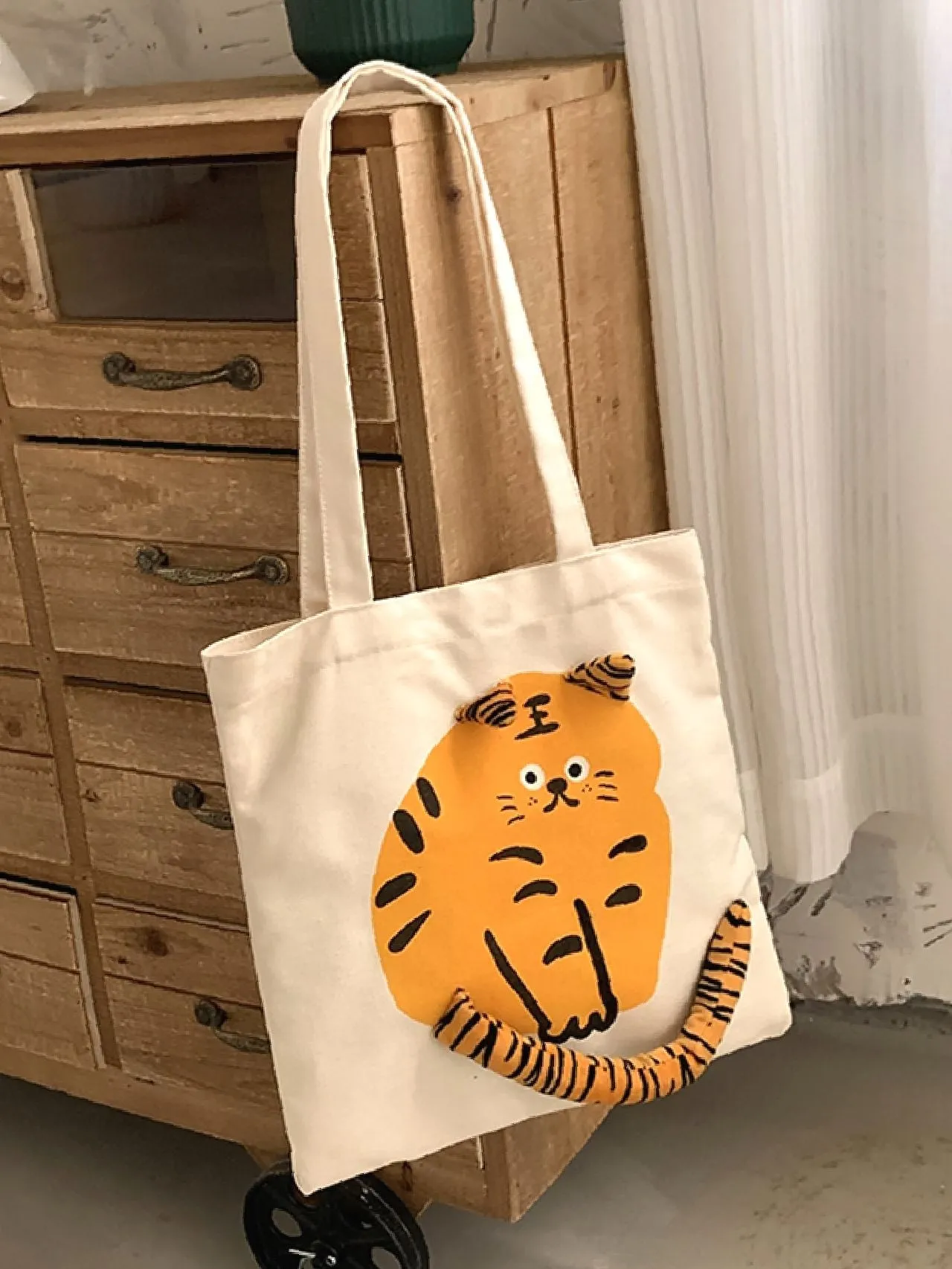 Vvsha Cartoon Tiger Graphic Shopper Bag   Women Tote Bags