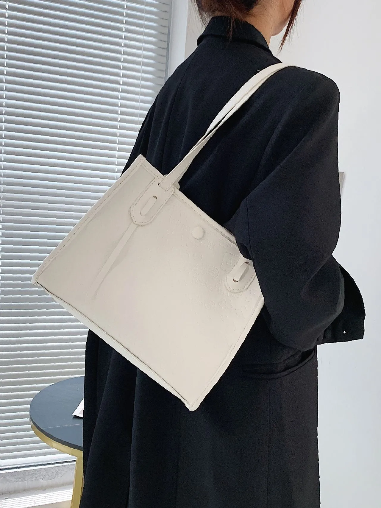 Vvsha Minimalist Cartoon Graphic Shoulder Tote Bag   Women Tote Bags