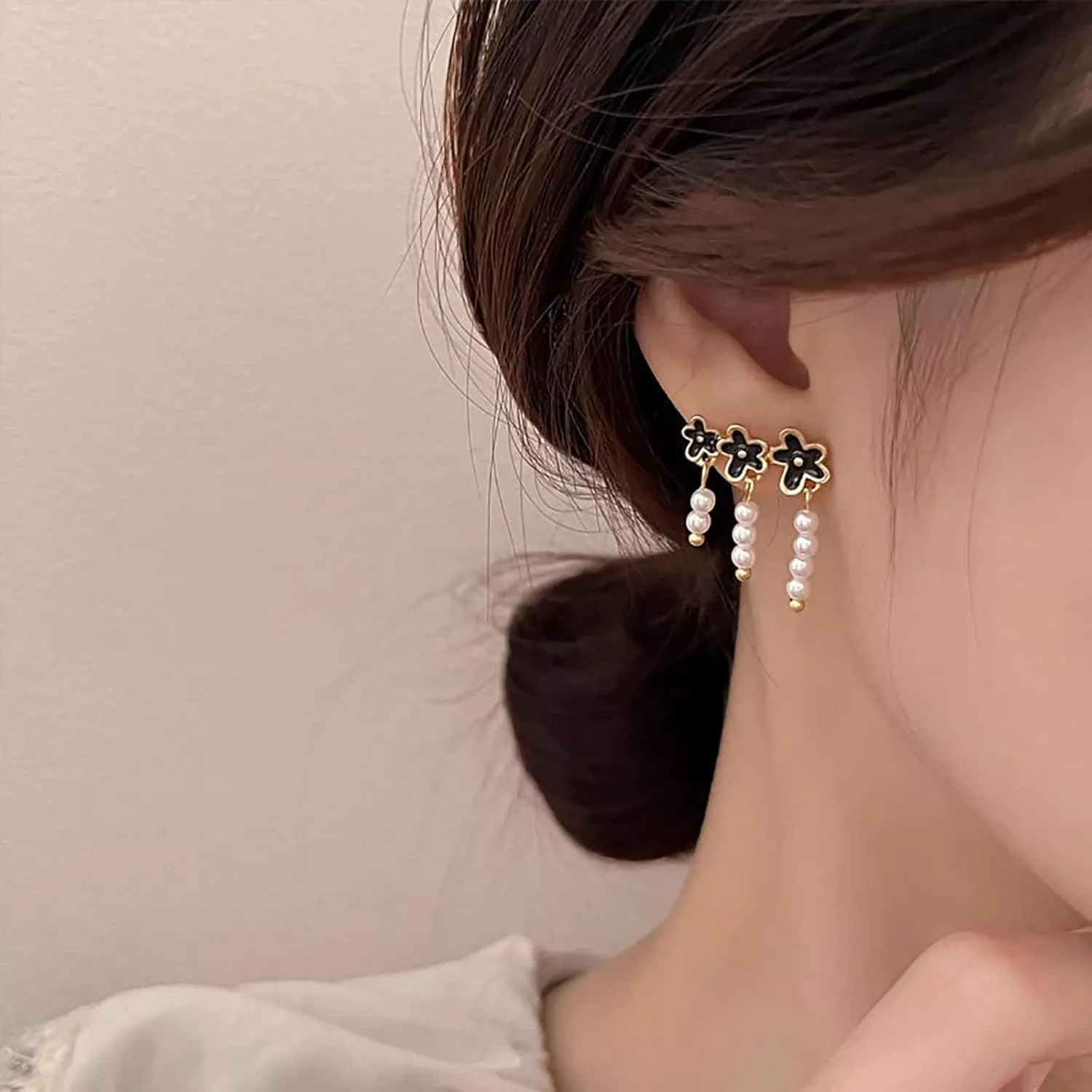 W WEILIRIAN Boho Pearl Dangle Earrings Black Flower Climber Earrings Vintage Pearl Drop Earrings Pearl Bead Earrings Jewelry for Women (Black)